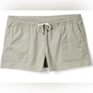 Vuori shorts size L EUC